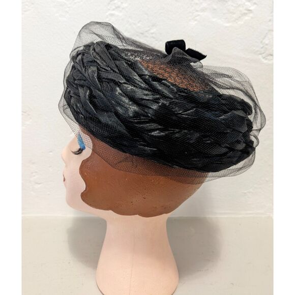 Vintage "Black Widow" Mid-Century Woven Raffia, Netting & Velvet Bow Pillbox Hat - Picture 4 of 11